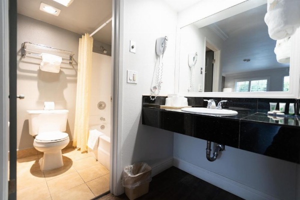 Rodeway Inn San Jose HWY-101 Tully Rd Exit image 27