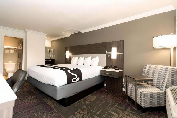 Rodeway Inn San Jose HWY-101 Tully Rd Exit image 8